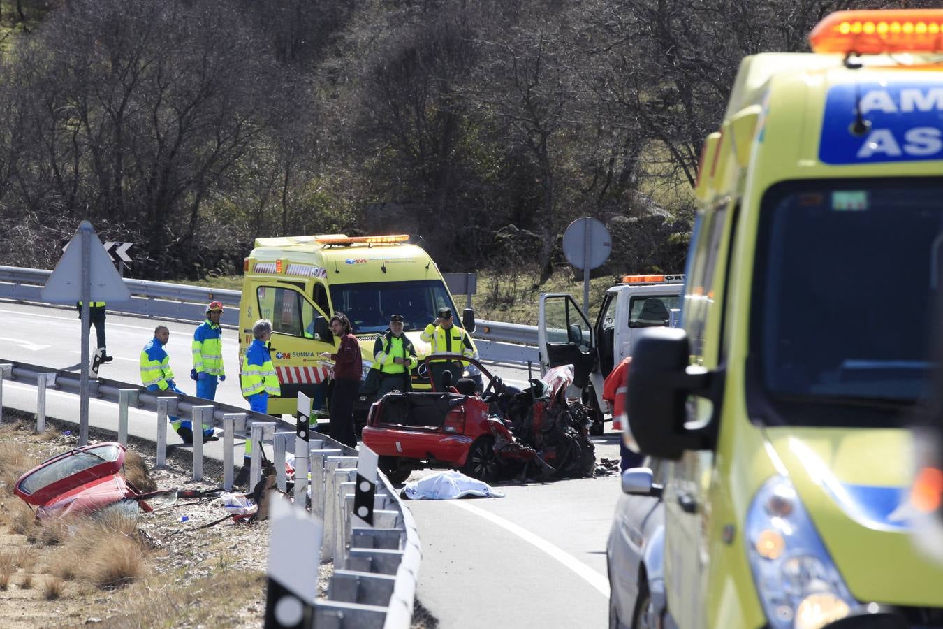 Cinco fallecidos en el choque frontal de dos vehículos en El Tiemblo (Ávila)