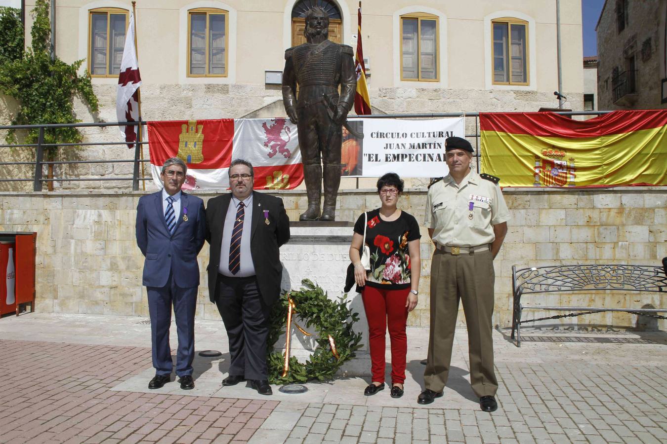 08.09.13 Fernando Rodríguez, José Ignacio Moratinos, Mónica Lucas y Fernando Prat, coronel jefe del Regimiento Caballeria Farnesio, en la entrega de las Medallas del Empecinado en Castrillo de Duero.
