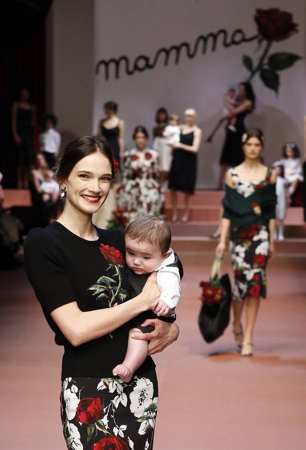 La &quot;mamma&quot; italiana inspira a Dolce &amp;amp; Gabbana