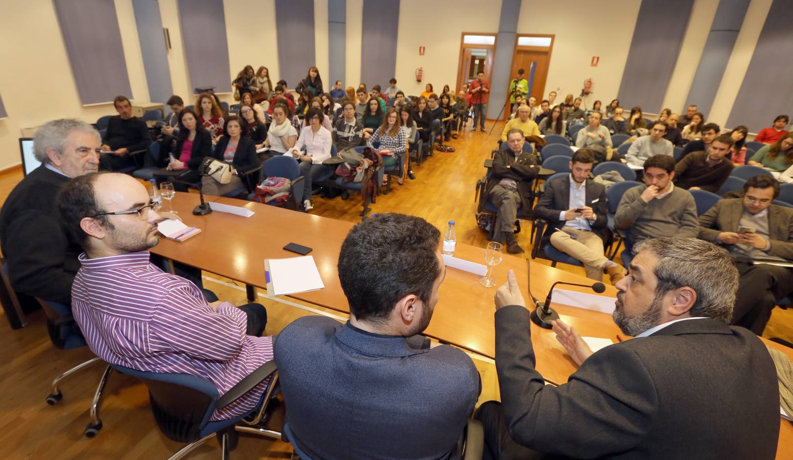 Segunda sesión de las I Jornadas sobre el &#039;Columnismo. La literatura de diario&#039;