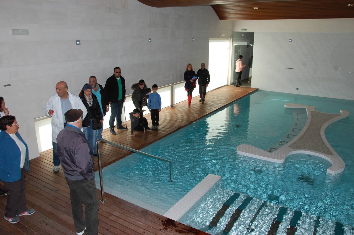 Inauguración de la piscina climatizada de Guardo (Palencia)