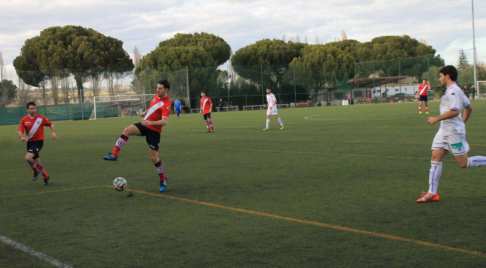 Partido de fútbol entre el Villa de Simancas y el Numancia B (0-2)