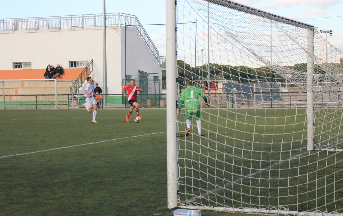 Partido de fútbol entre el Villa de Simancas y el Numancia B (0-2)