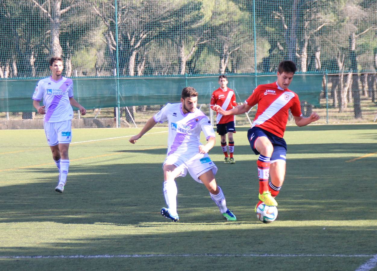 Partido de fútbol entre el Villa de Simancas y el Numancia B (0-2)