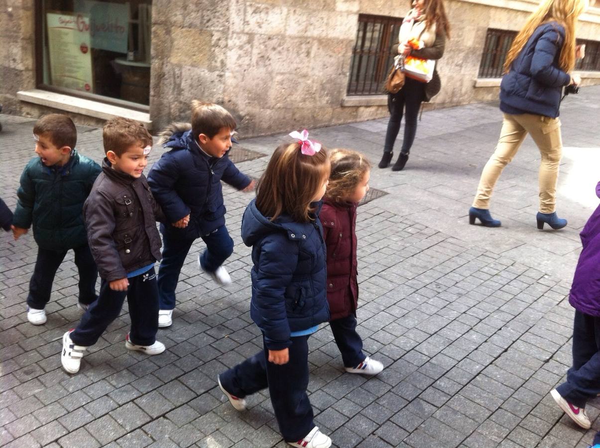 Alumnos del colegio de las Teresianas de Valladolid recuerdan a Santa Teresa de Jesús