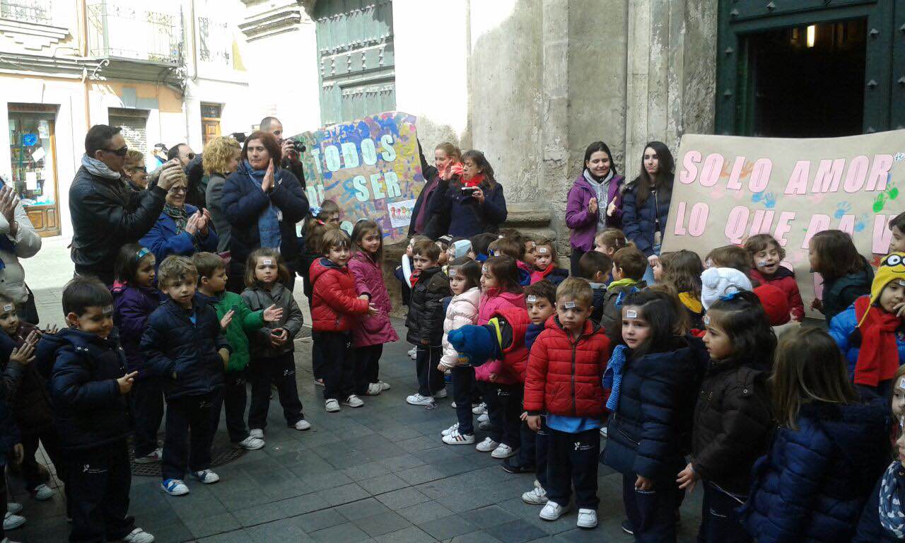 Alumnos del colegio de las Teresianas de Valladolid recuerdan a Santa Teresa de Jesús