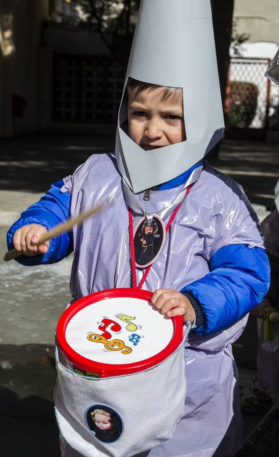Los alumnos del colegio Amor de Dios celebran su Semana Santa