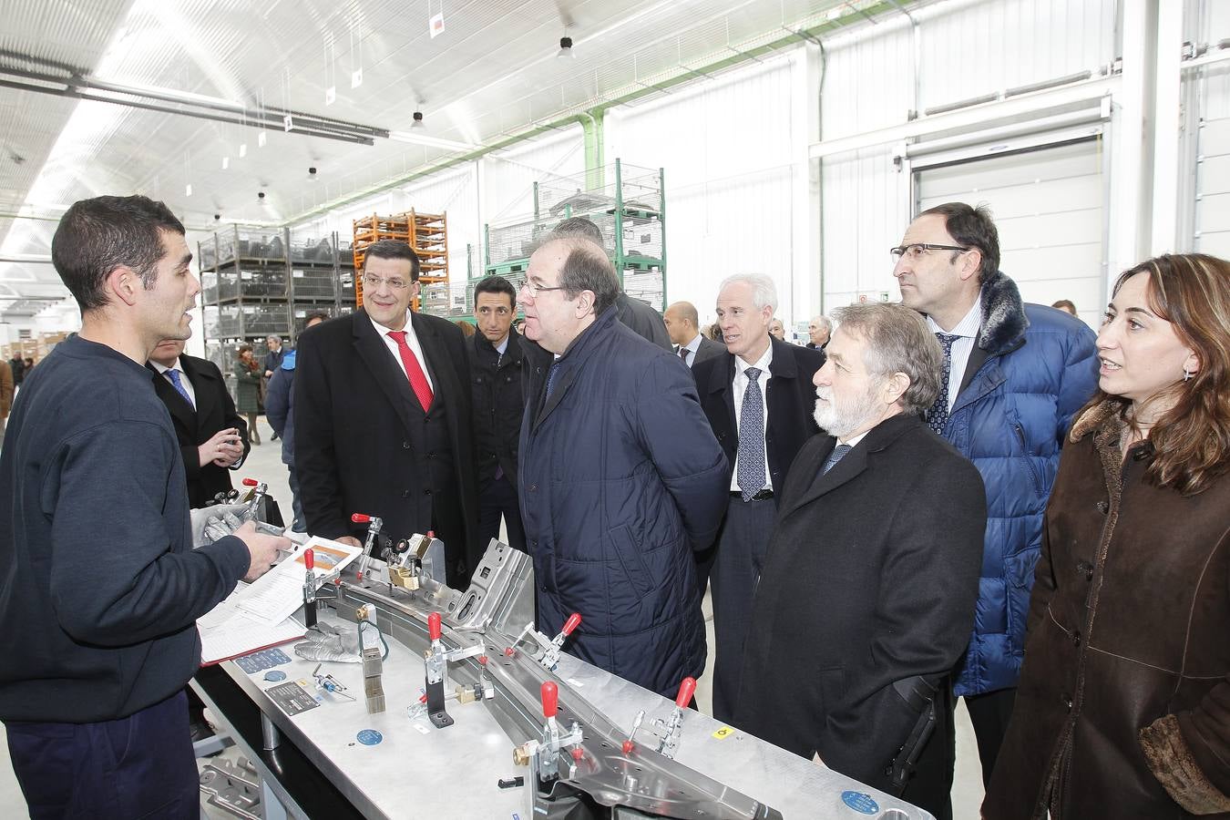 El presidente de la Junta visita el Parque de Proveedores de Renault en Villamuriel de Cerrato (Palencia)
