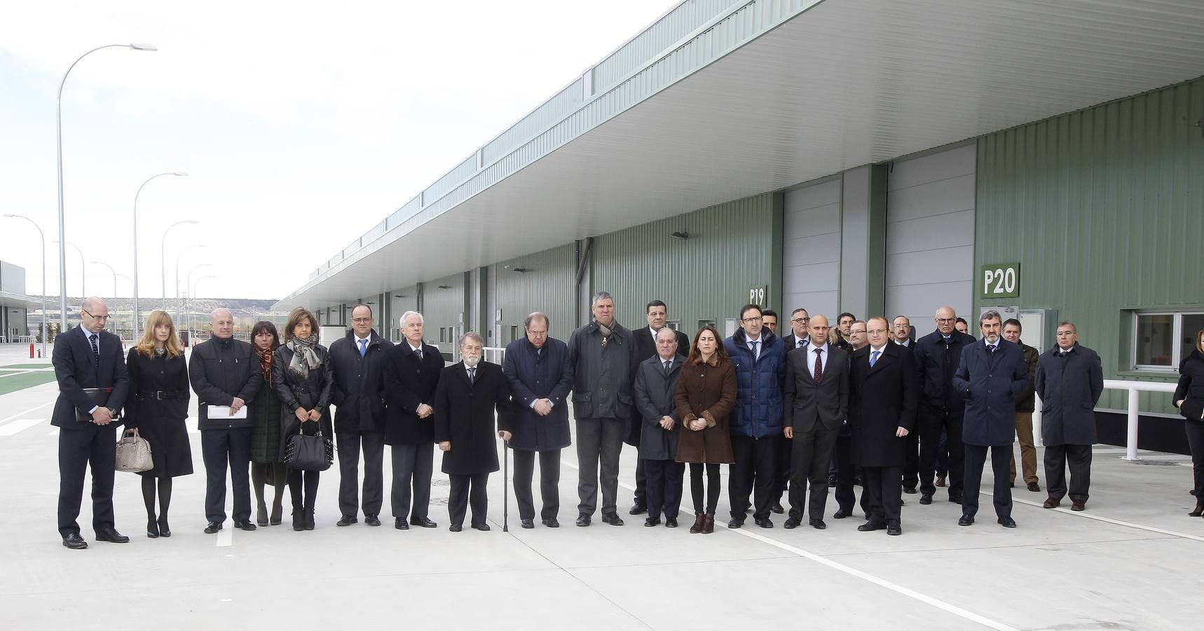 El presidente de la Junta visita el Parque de Proveedores de Renault en Villamuriel de Cerrato (Palencia)