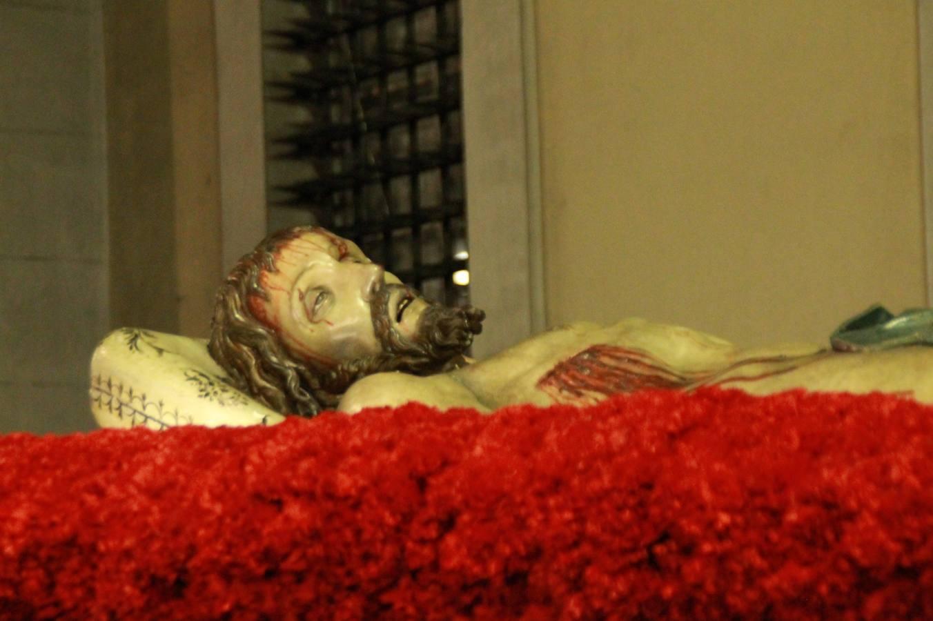 Ejercicio del Vía Crucis de la Cofradía del Santo Entierro