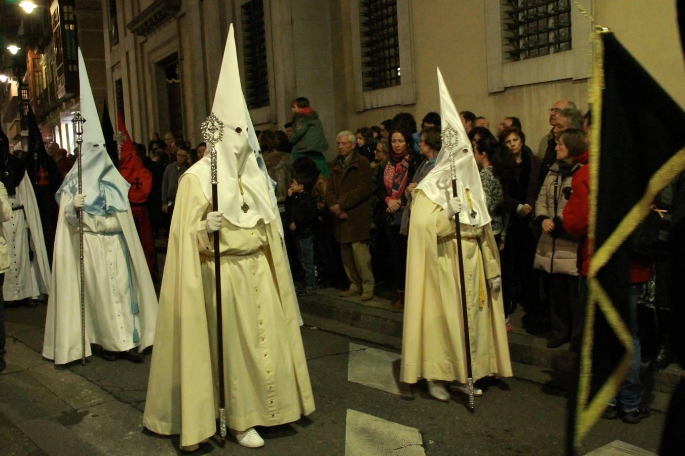 Ejercicio del Vía Crucis de la Cofradía del Santo Entierro