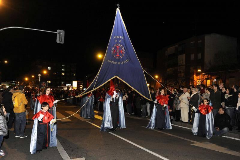 Ejercicio del Vía Crucis de la Cofradía del Santo Entierro