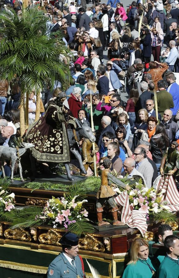 Multitudinaria procesión de las Palmas en Valladolid (2/2)