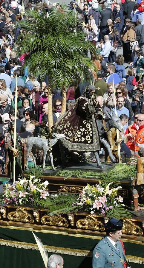 Multitudinaria procesión de las Palmas en Valladolid (2/2)