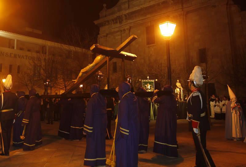 Procesión del Cristo de los Doctrinos y la Virgen de la Amargura en Salamanca