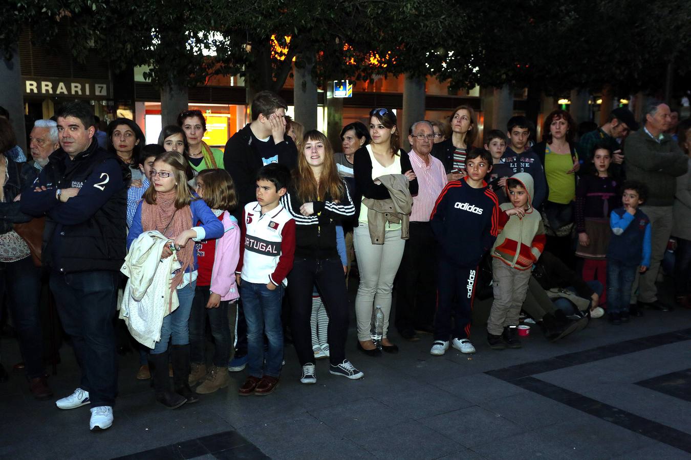 Si estuviste en la Procesión del Rosario del Dolor, búscate en la fotos (1/2)