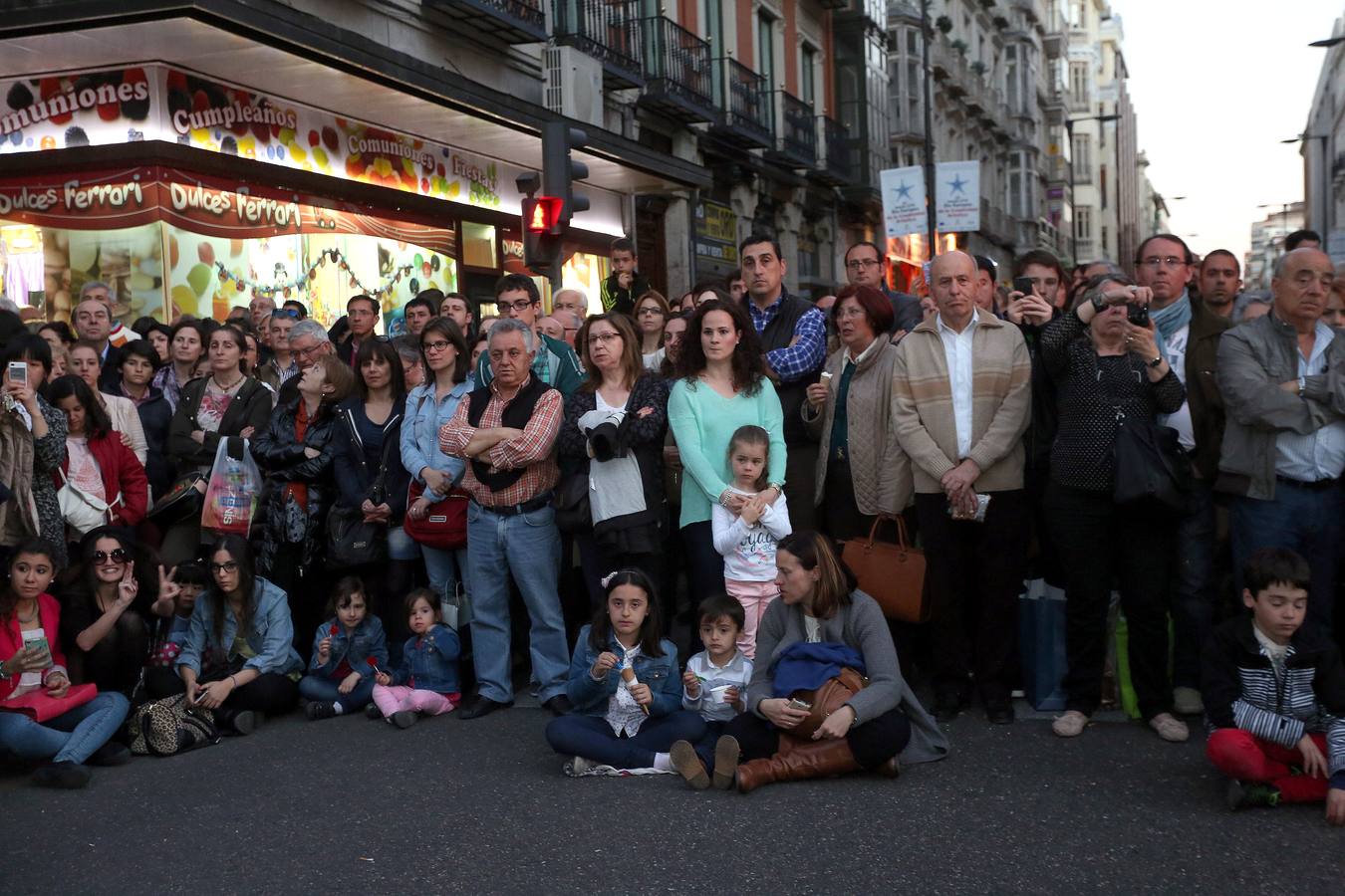 Si estuviste en la Procesión del Rosario del Dolor, búscate en la fotos (1/2)