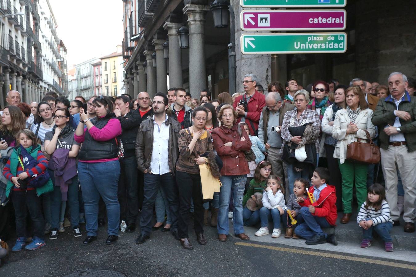 Si estuviste en la Procesión del Rosario del Dolor, búscate en la fotos (1/2)