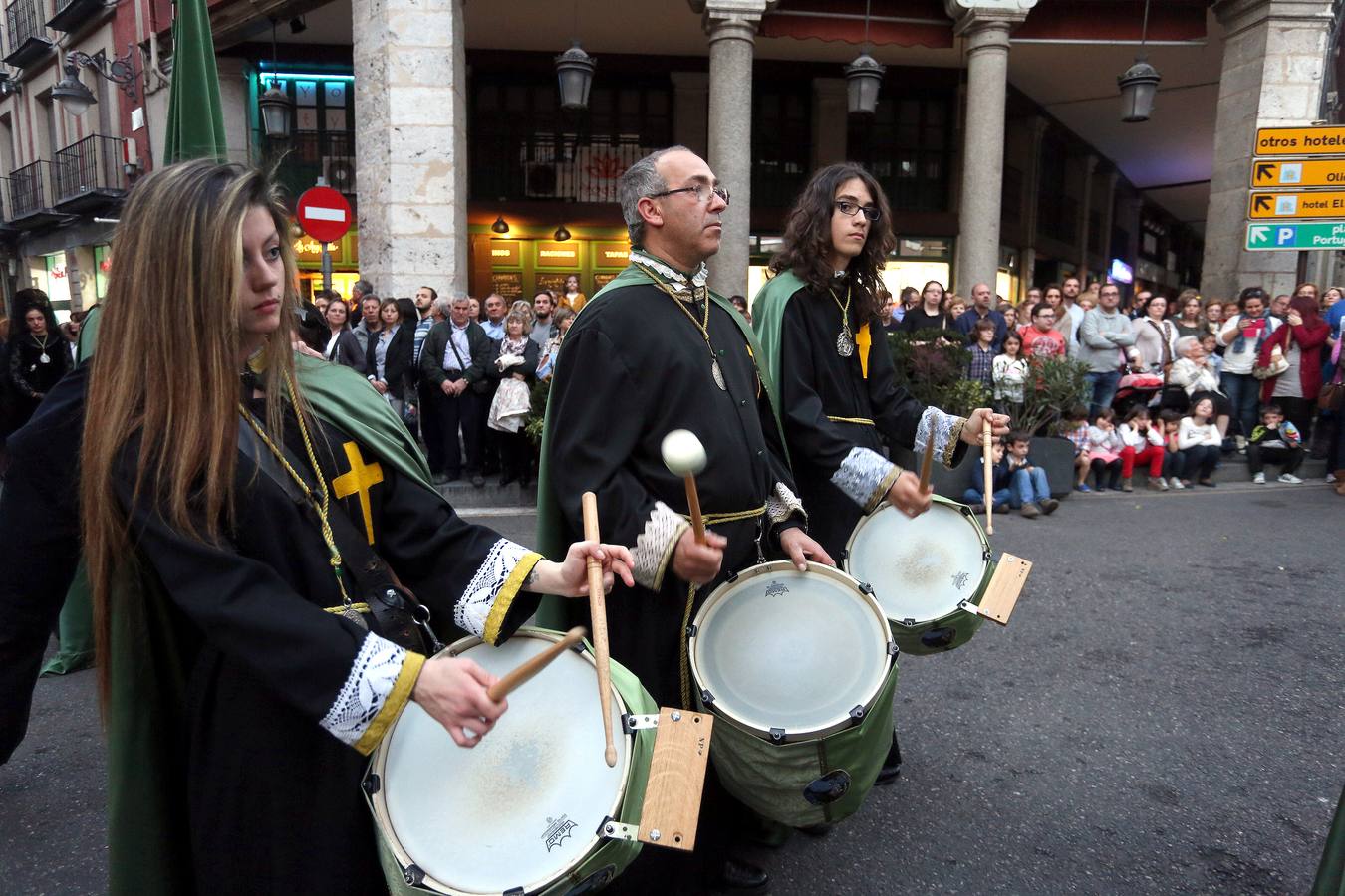 Si estuviste en la Procesión del Rosario del Dolor, búscate en la fotos (1/2)