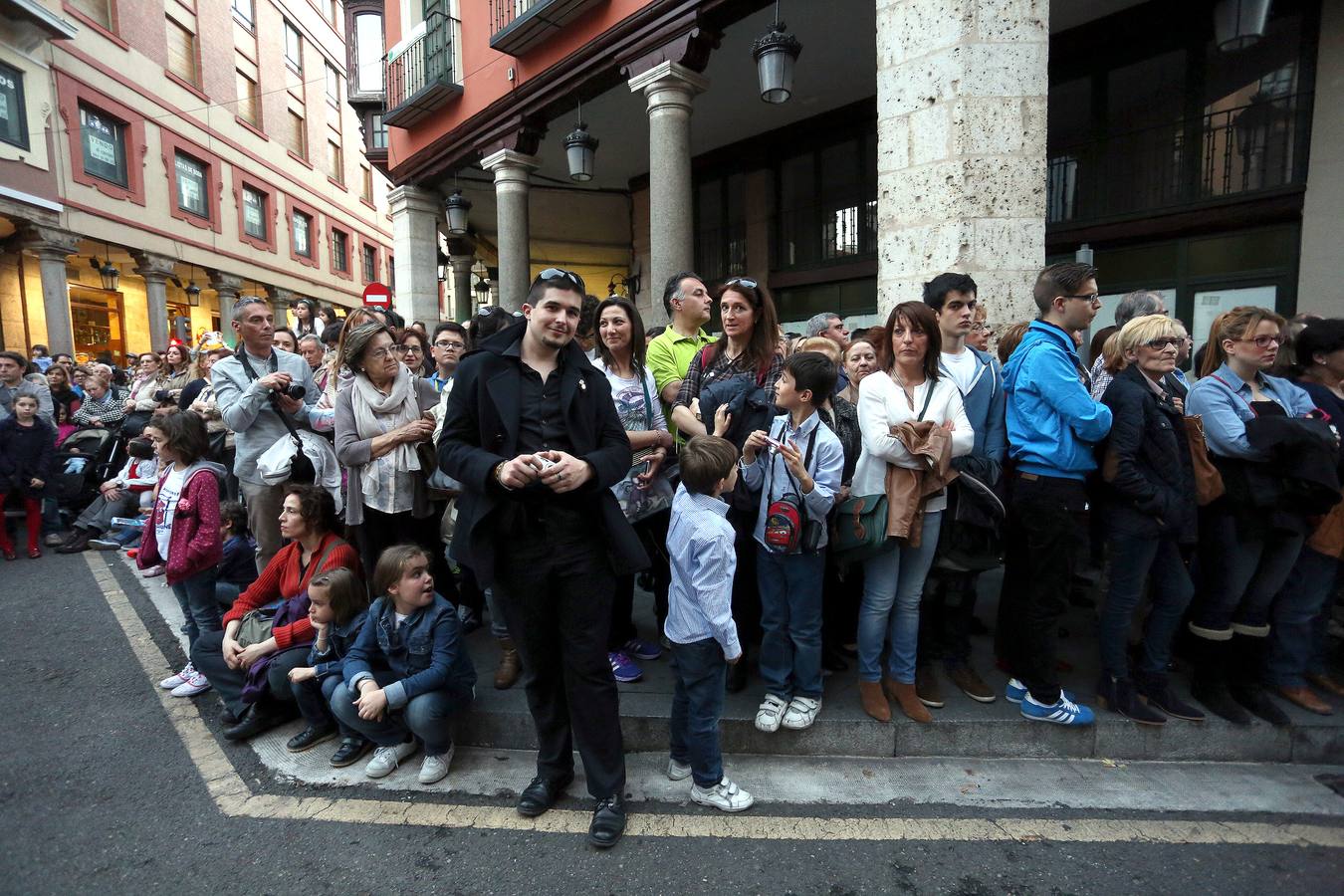 Si estuviste en la Procesión del Rosario del Dolor, búscate en la fotos (2/2)