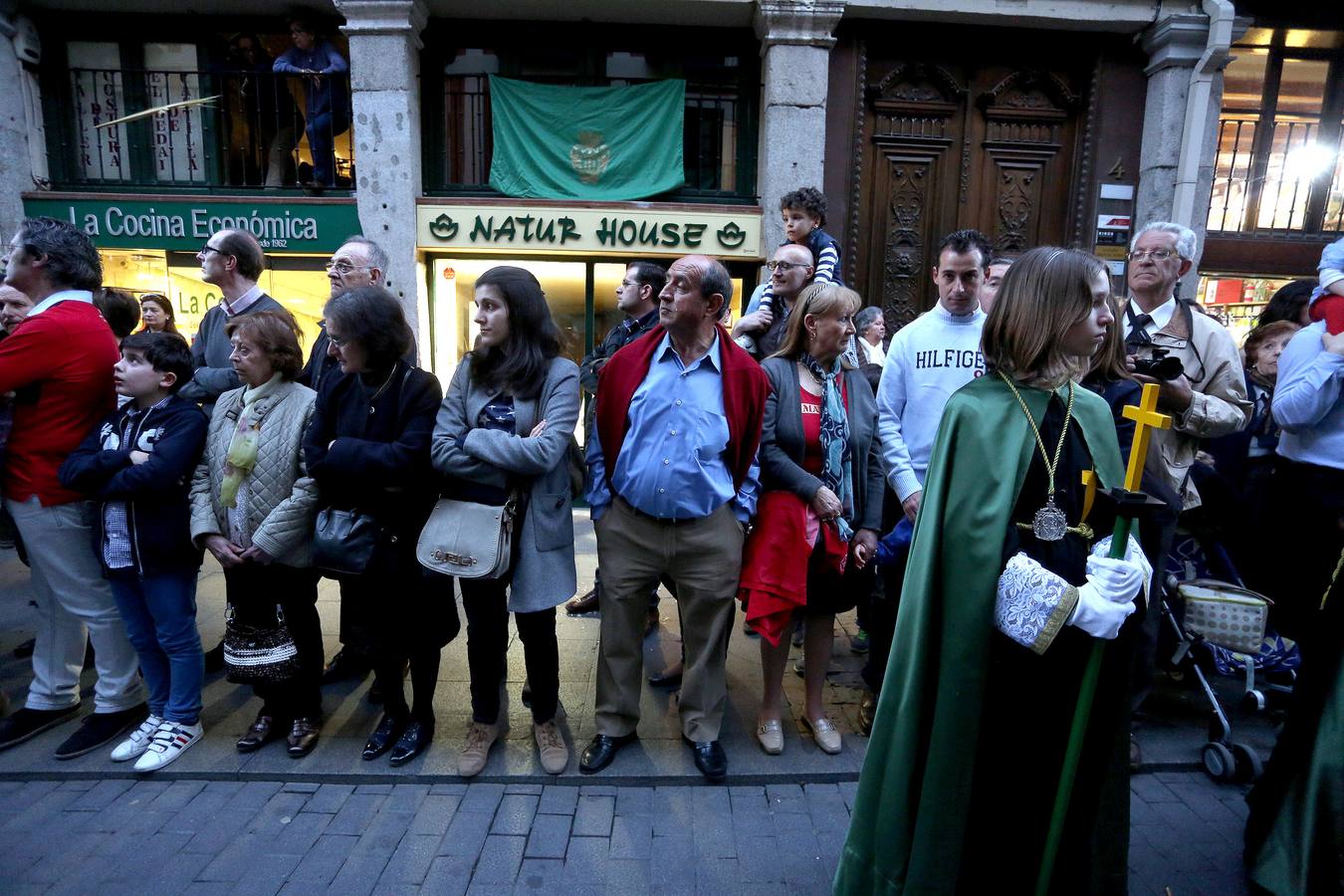 Si estuviste en la Procesión del Rosario del Dolor, búscate en la fotos (2/2)