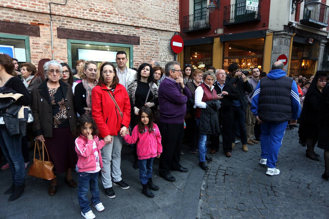 Si estuviste en la Procesión del Rosario del Dolor, búscate en la fotos (2/2)