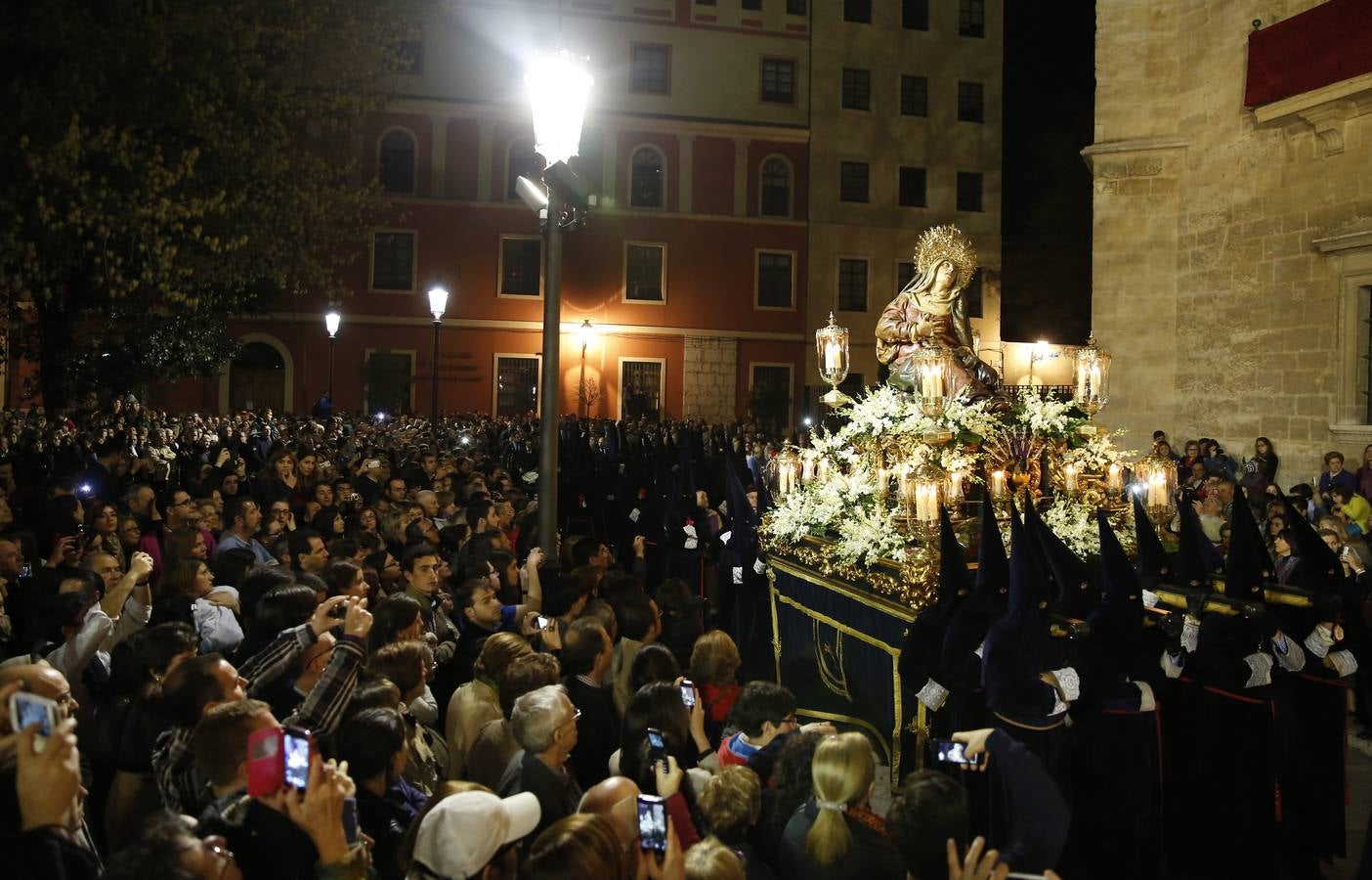 Procesión del Encuentro de la Virgen con su hijo en Valladolid