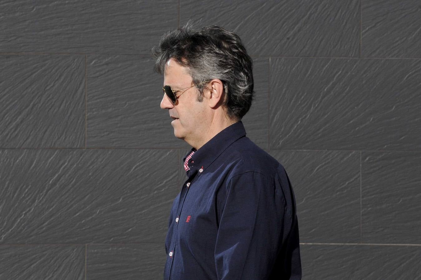 Familiares y amigos dan su último adiós a Lalo García