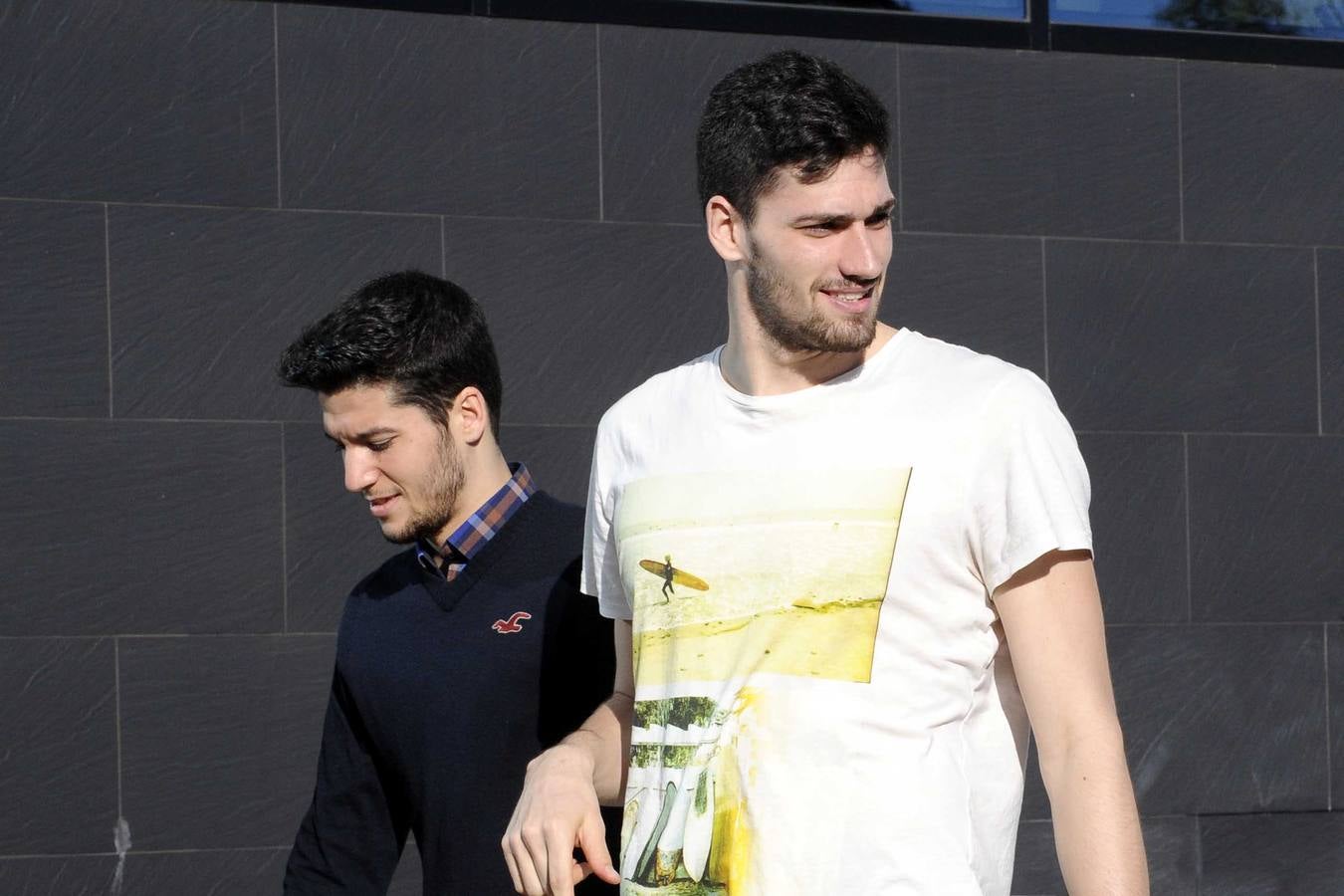 Familiares y amigos dan su último adiós a Lalo García