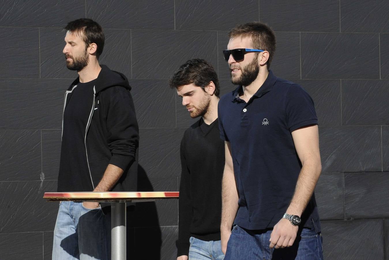 Familiares y amigos dan su último adiós a Lalo García