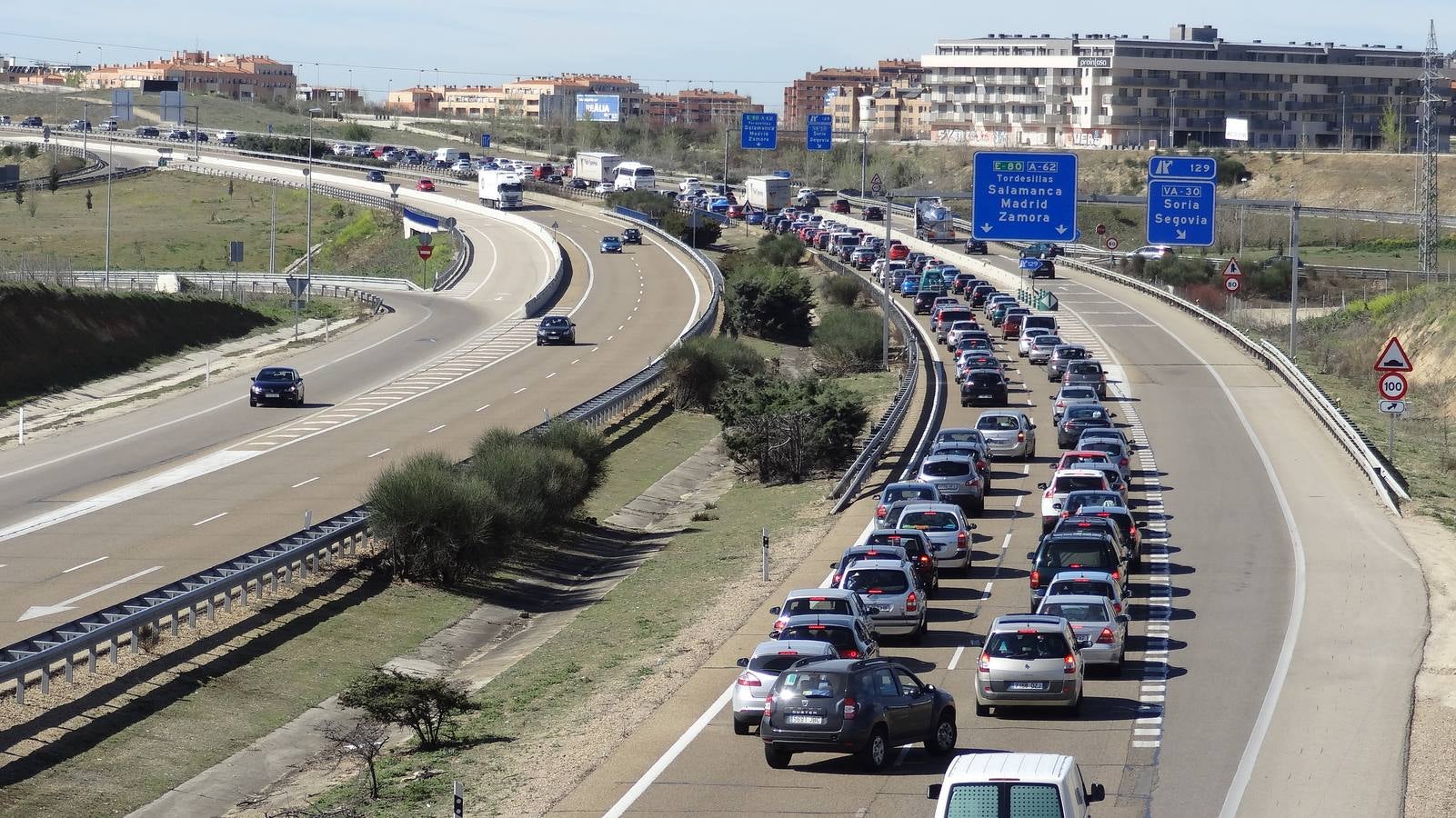 Un accidente en la A-62 a la altura de Geria (Valladolid) provoca retenciones