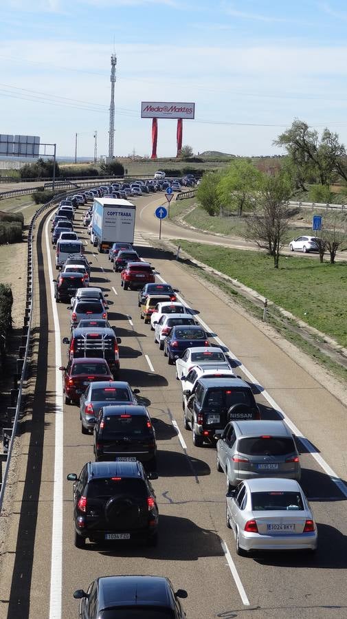 Un accidente en la A-62 a la altura de Geria (Valladolid) provoca retenciones