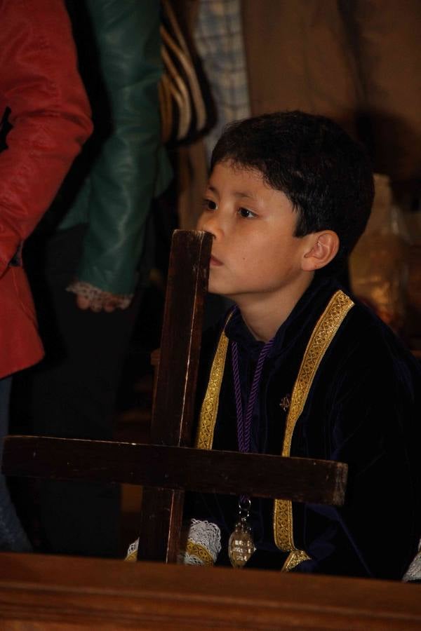 Vía Crucis y besapié al Nazareno en Peñafiel (Valladolid)