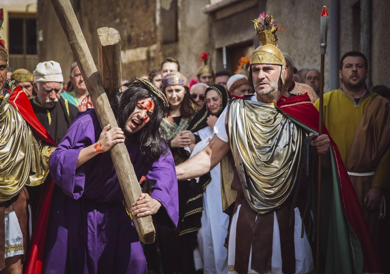 Los vecinos de Serradilla del Arroyo (Salamanca) escenifican &#039;La Pasión de Cristo&#039;