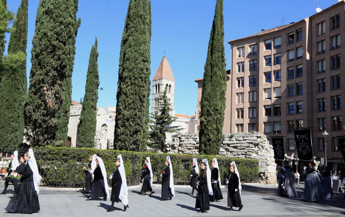 Encuentro entre el Cristo Resucitado y la Vírgen de la Alegria en Valladolid