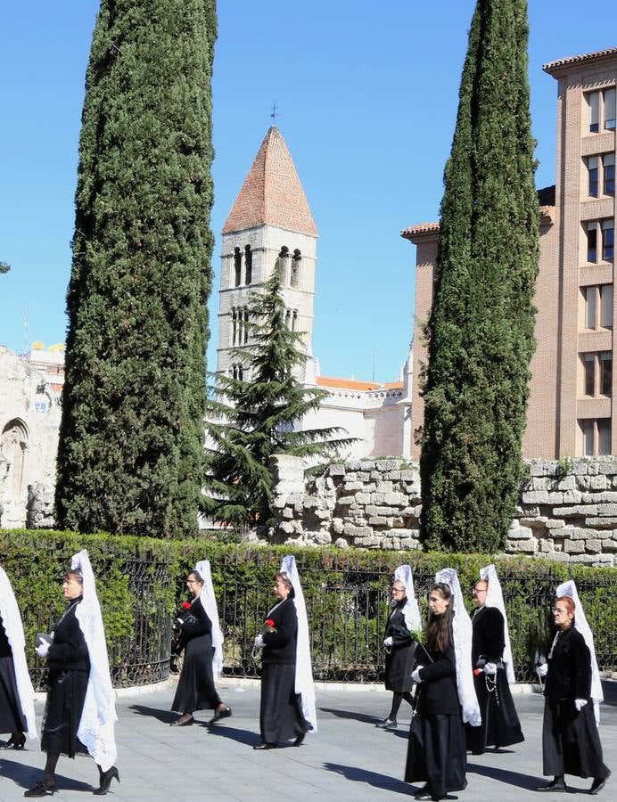 Encuentro entre el Cristo Resucitado y la Vírgen de la Alegria en Valladolid