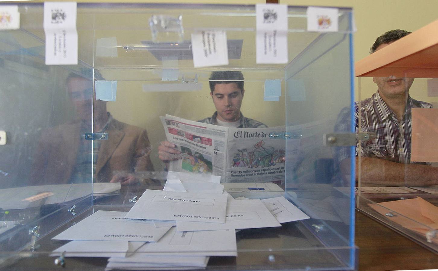 Mesa electoral en Robladillo (Valladolid).