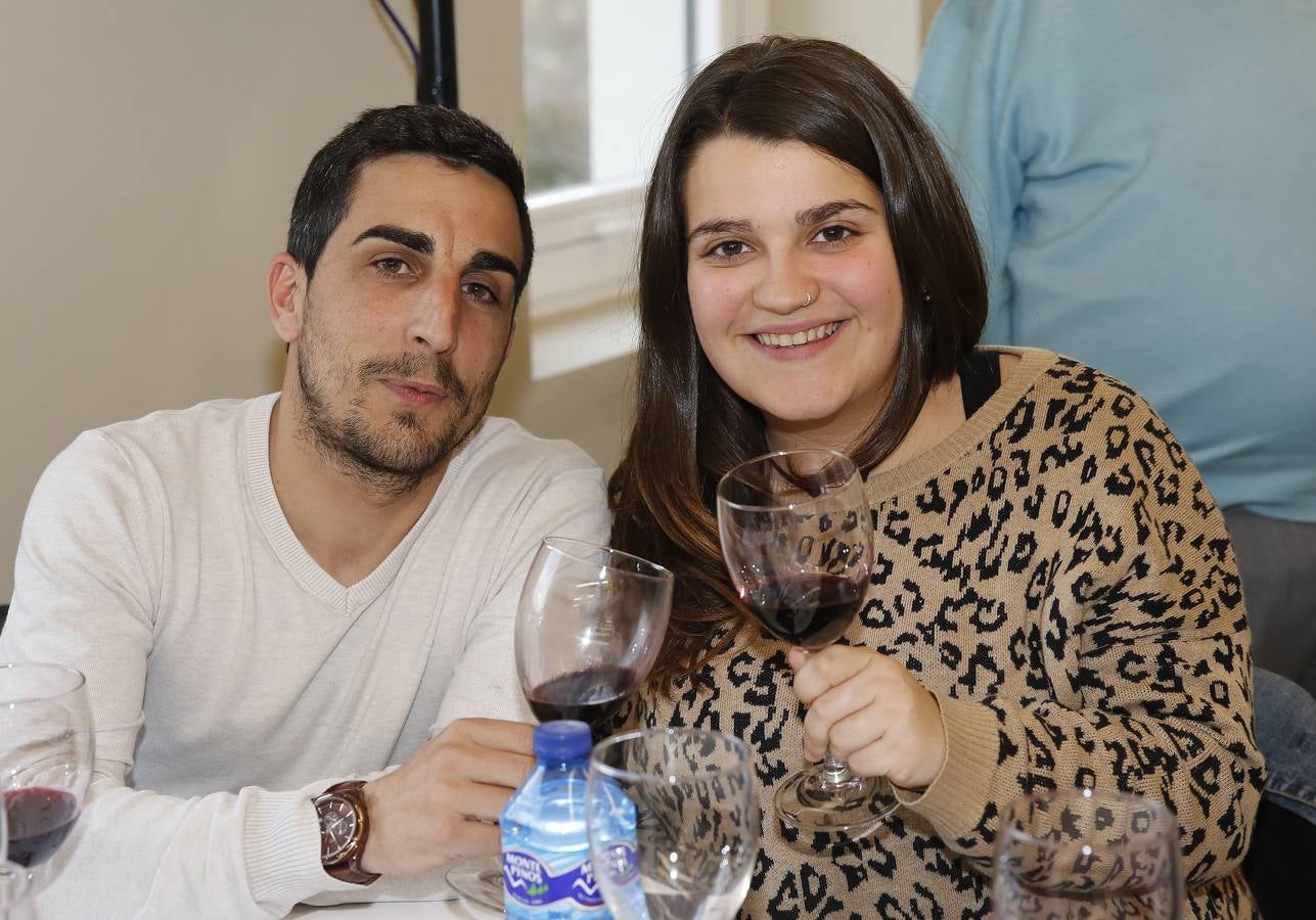 Sergio Muñoz, productor y distribuidor de vinos, y Carlota Martín García, estudiante de Dirección de Cocina