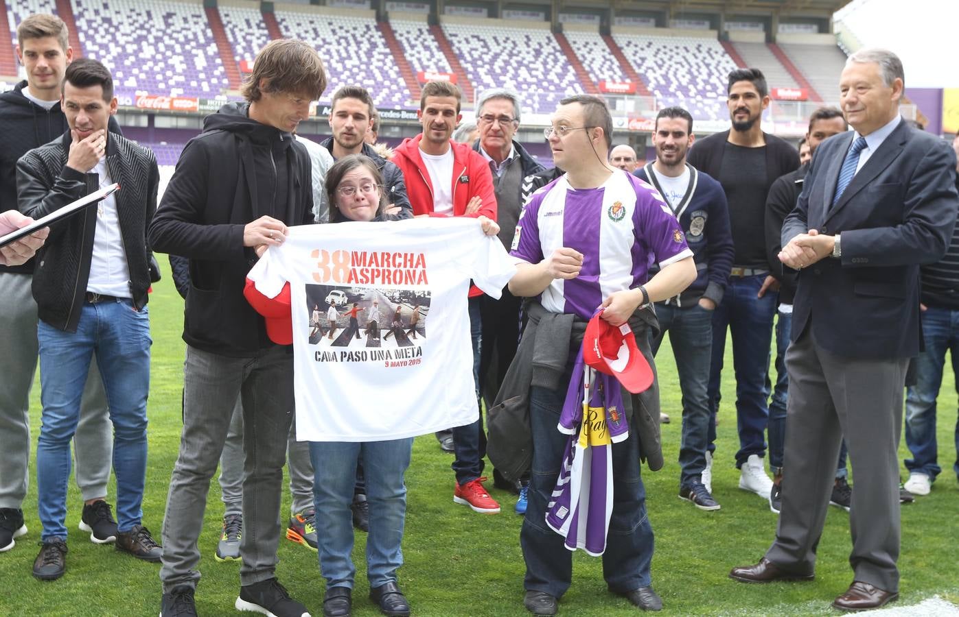 Presentación de la 38 Marcha Asprona en el estadio José Zorrilla