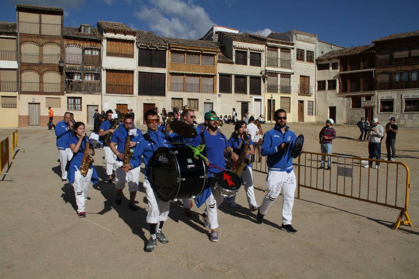 Peñafiel baila al ritmo de las charangas
