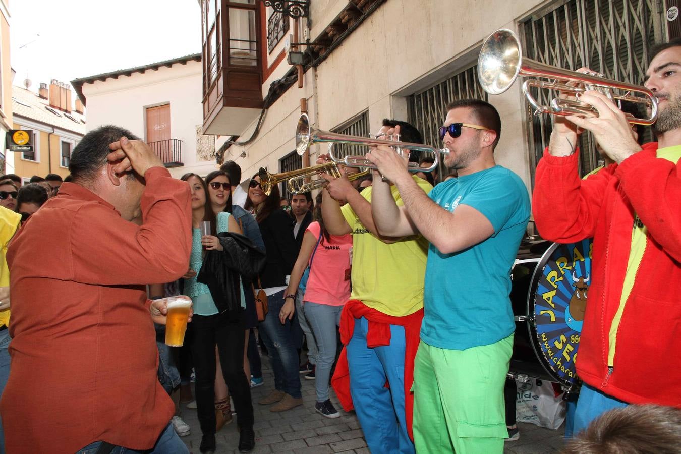 El chúndara pone el broche de oro a la XIII Concentración de Charangas de Peñafiel