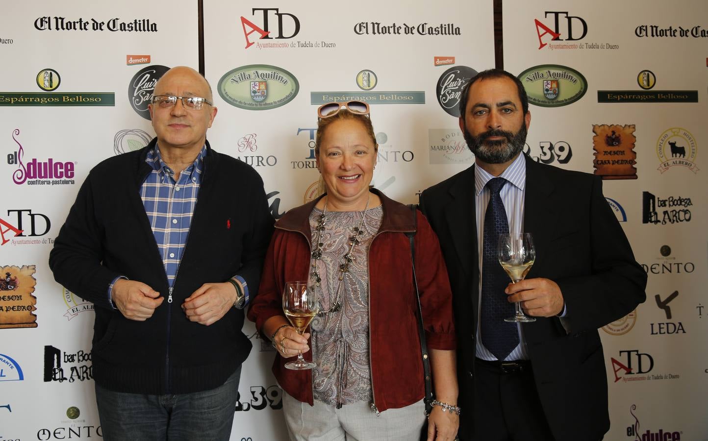 José Luis Vaquero, de Bodegas Finca Vaquero, y Julia Carretero y Pablo Mongil, de Elnon Electricidad.