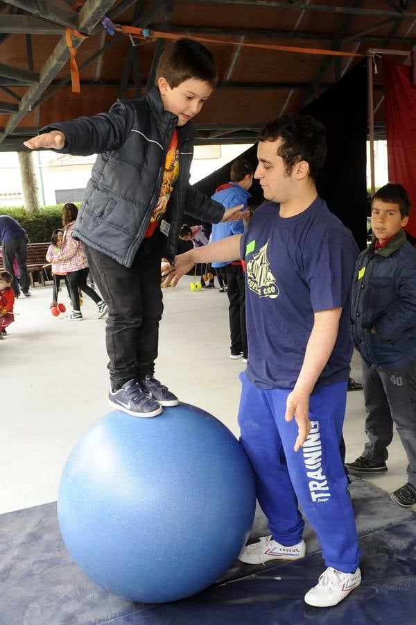 Taller de Circo en el barrio de San Pedro Regalado (Valladolid)