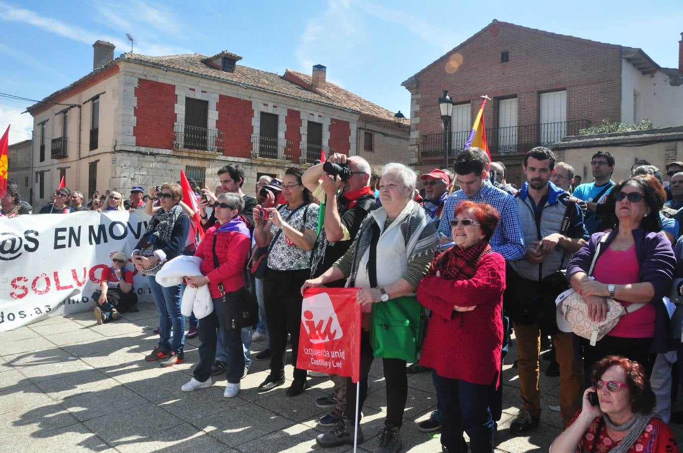 Gran ambiente en Villalar en la celebración del Día de la Comunidad (1/3)