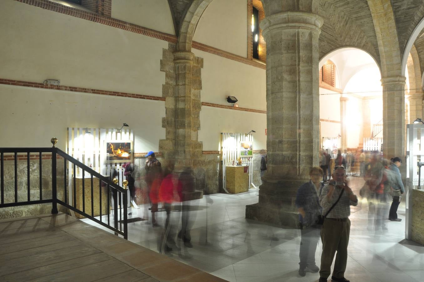 Gran ambiente en Villalar en la celebración del Día de la Comunidad (1/3)