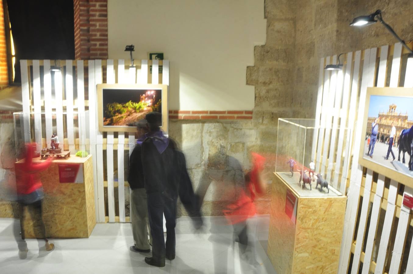 Gran ambiente en Villalar en la celebración del Día de la Comunidad (1/3)