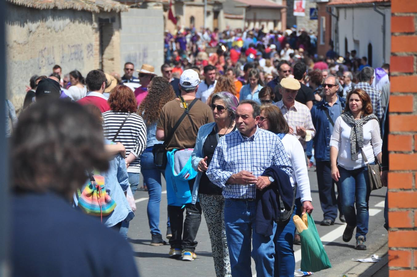 Gran ambiente en Villalar en la celebración del Día de la Comunidad (2/3)