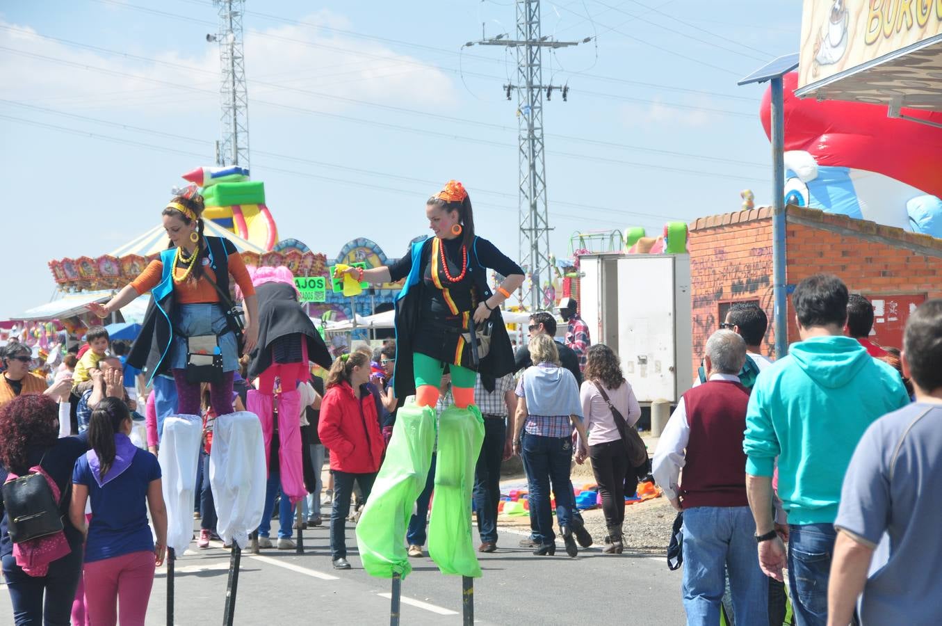 Gran ambiente en Villalar en la celebración del Día de la Comunidad (2/3)
