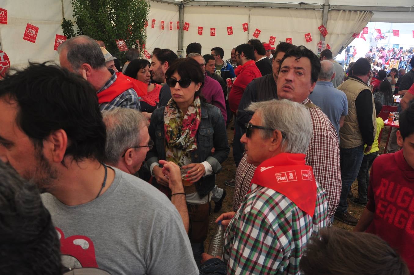 Gran ambiente en Villalar en la celebración del Día de la Comunidad (2/3)