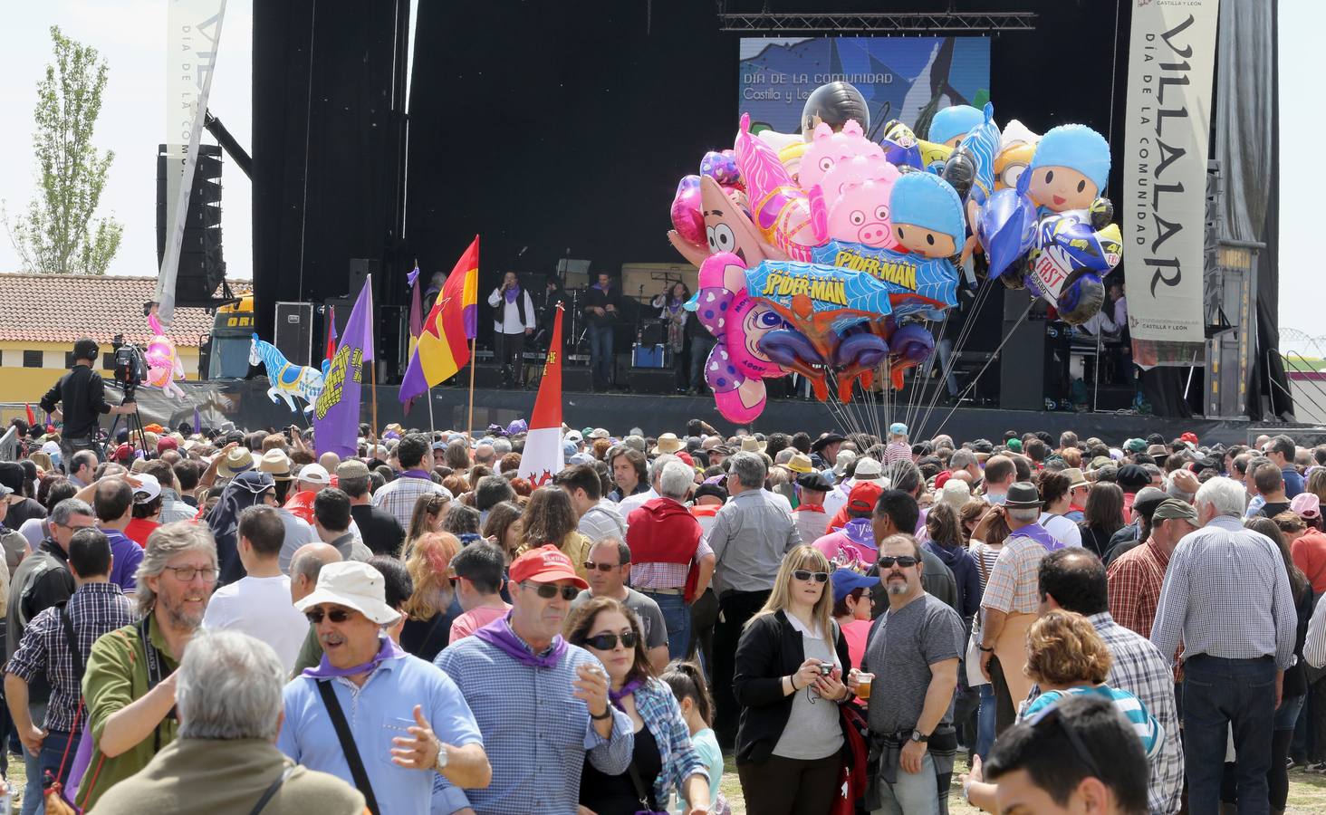 Gran ambiente en Villalar en la celebración del Día de la Comunidad (3/3)